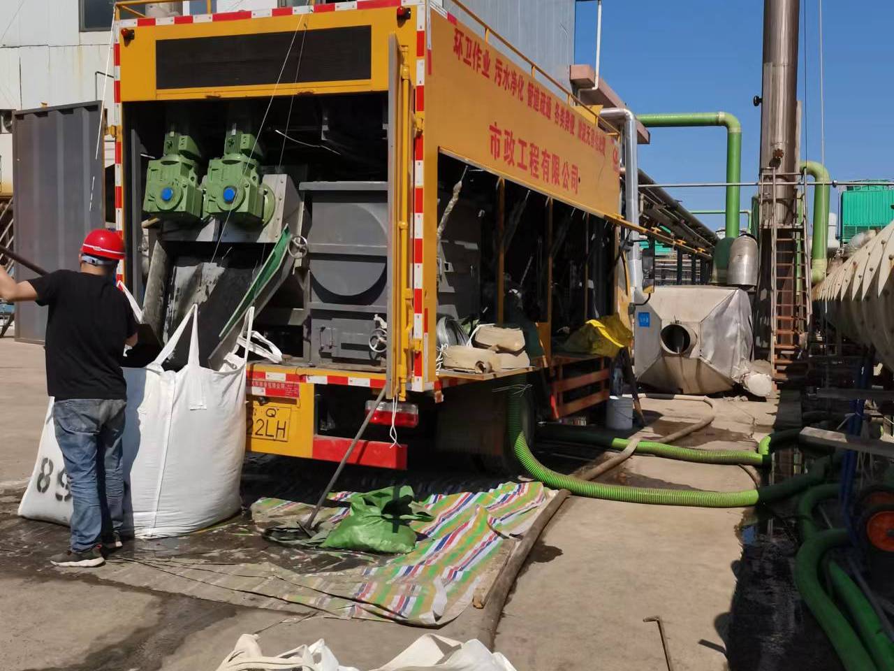 定边淤泥压干处理